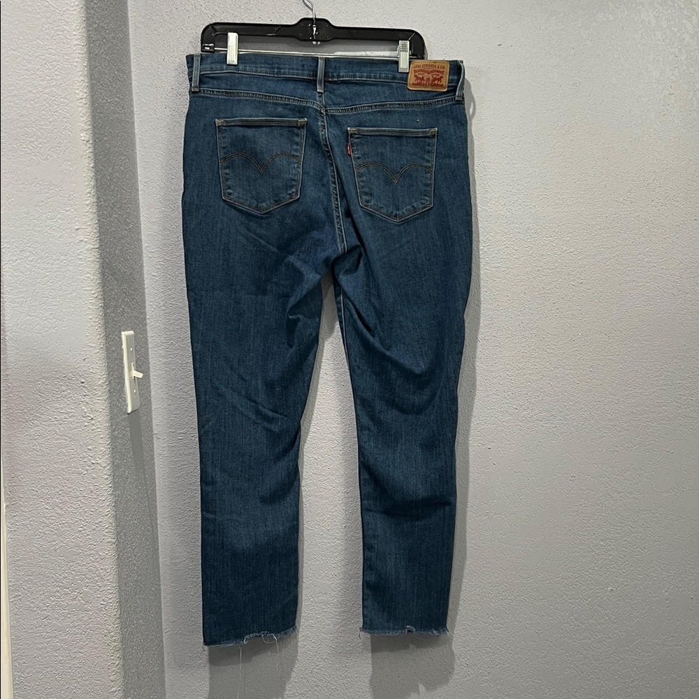 Women’s Levi's Blue Distressed Ankle & Cropped Jeans Size 33 - Picture 2 of 8